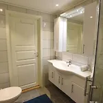 Modern & Central Apartment With Private Garden *