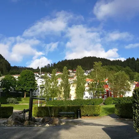 Modern & Central Apartment With Private Garden Leilighet