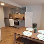 Διαμέρισμα Modern & Central Apartment With Private Garden *