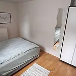 Διαμέρισμα Modern & Central Apartment With Private Garden Μπέργκεν